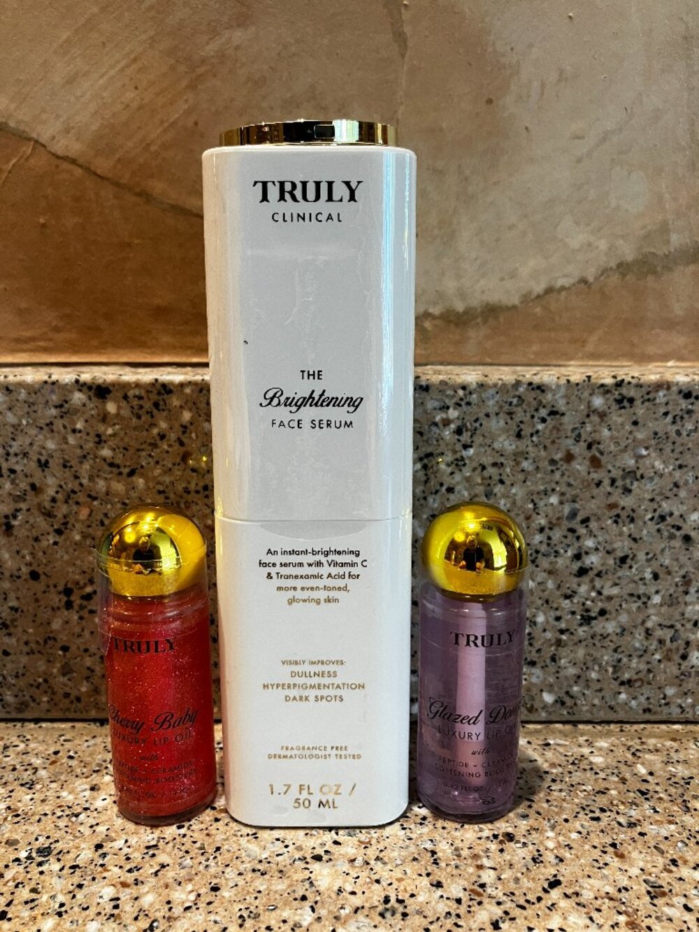 TRULY Set of 2 Lip Oils in Glazed Donut & Cherry Baby & Face Serum!! NEW